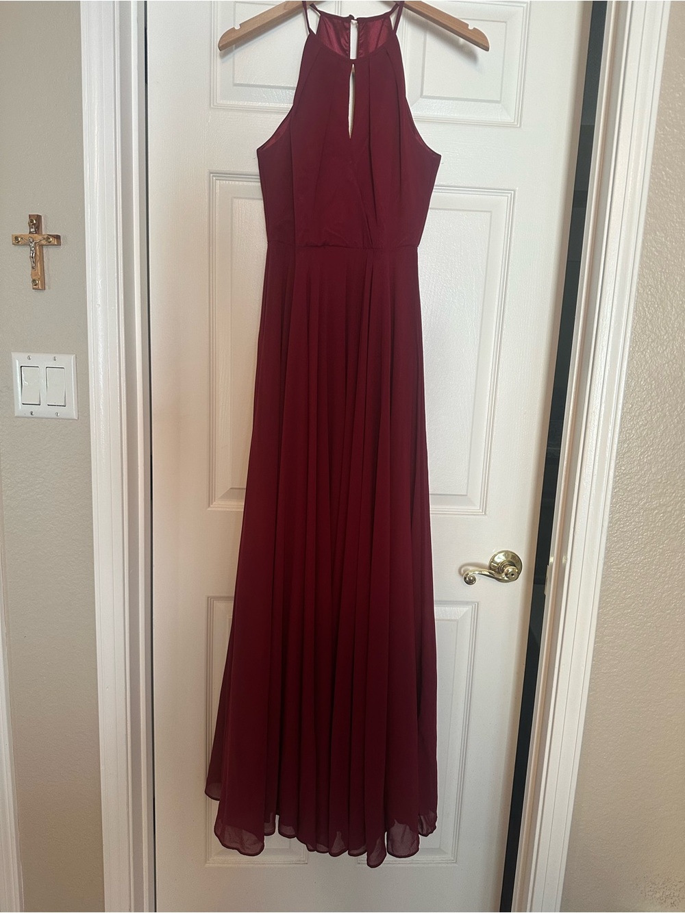 Elegant Burgundy Maxi Dress
